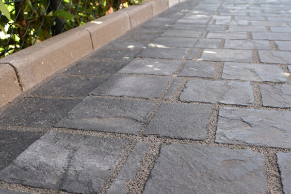8343002_PLAZZA_Basalt_15x15_Anwendung_2-Web_1920x1080_px